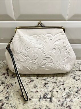 Patricia Nash White Floral Kiss Lock Clutch EUC